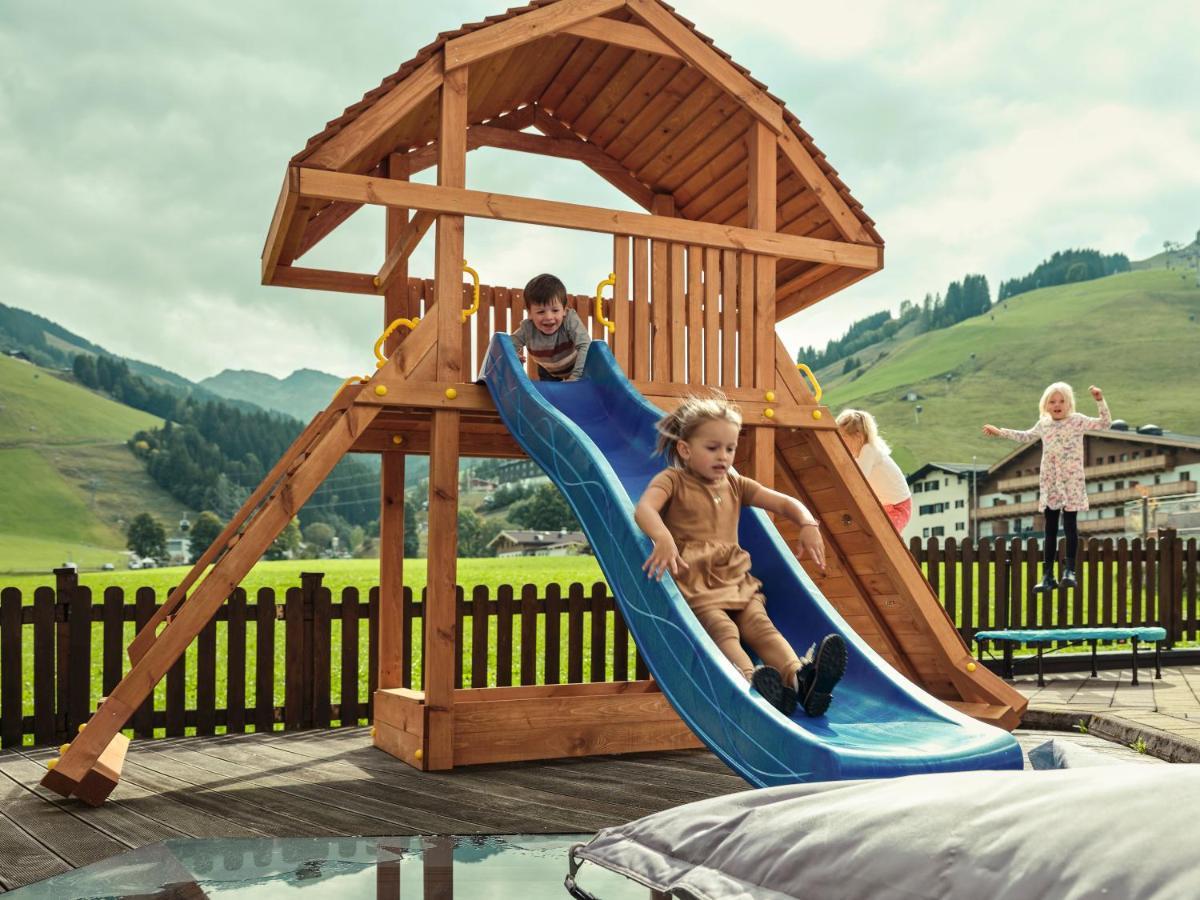 Hotel Hasenauer 4 Sterne Superior Saalbach-Hinterglemm Exterior foto